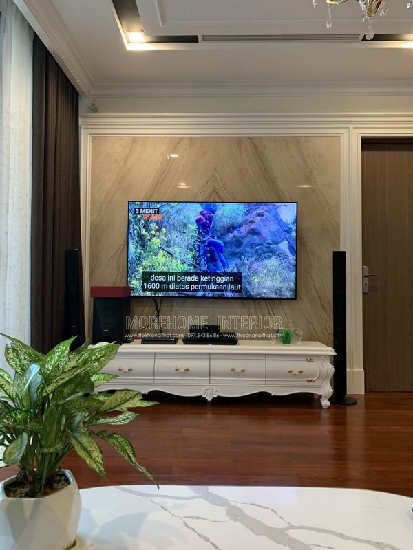Nội thất phòng khách của Vinhomes Nguyễn Chí Thanh được trang trí đẹp.